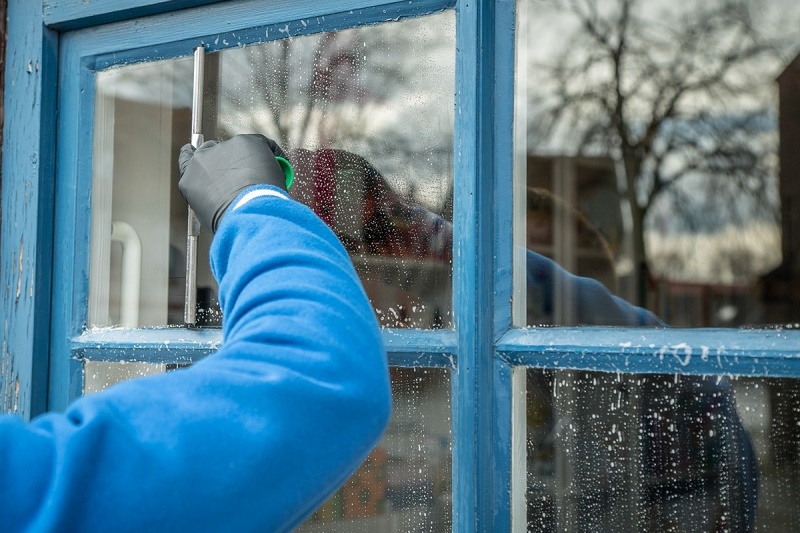 How to clean window glass