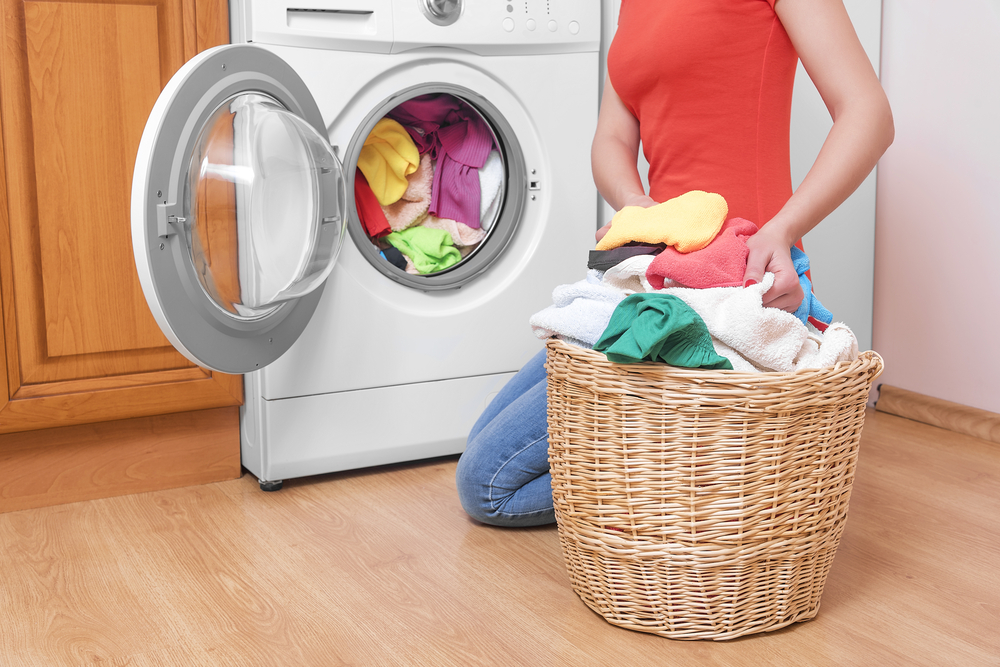 wash clothes in washing machine