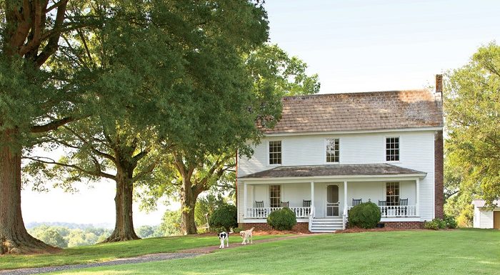 How to Restore an Antique Farmhouse? 13 Secrets Should Know