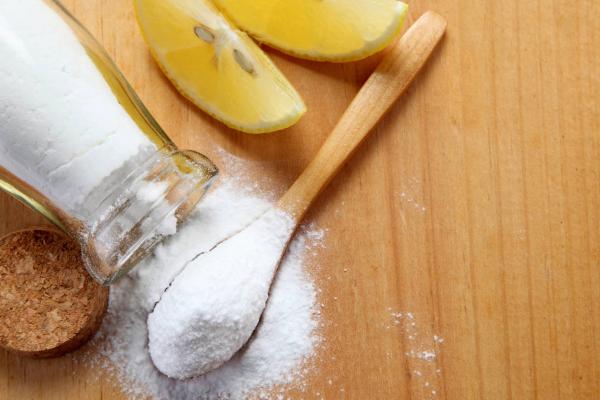 Baking soda and lemon for whitening