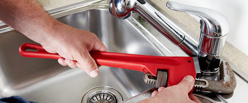 How to tighten kitchen faucet? 2 different easy tricks