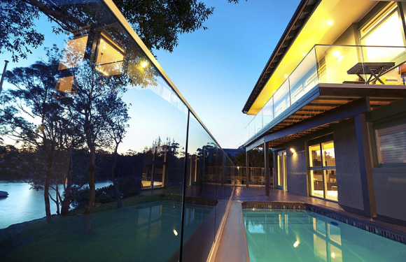 Are Vacuum-Insulated Glazing Windows More Energy-Efficient Than Gas-Insulated Ones?