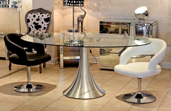 How to Choose Best Suited Glass Tables According to Space & Needs?