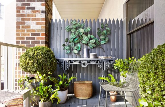 6 Stylish Condo Balcony Décor Ideas