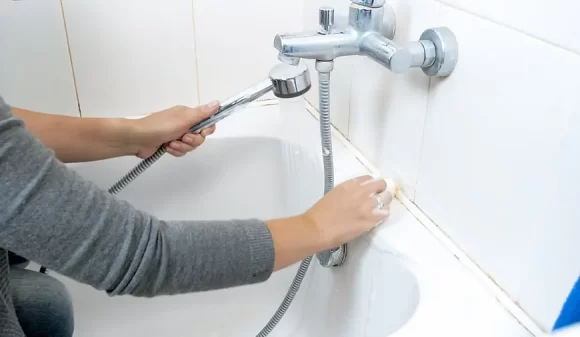 How To Fix A Leaky Bathtub Drain