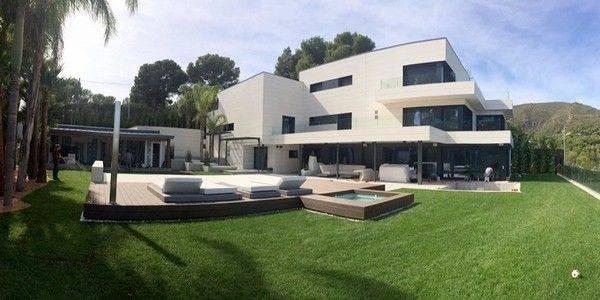 What Kind Of House Does Lionel Messi Have?