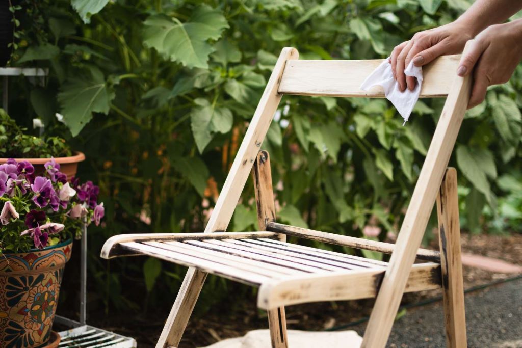 Cleaning Wooden Folding Chairs