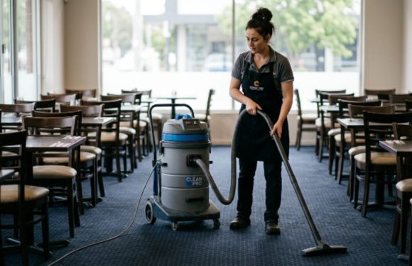 How to Select a Commercial Vacuum Cleaner for Daily Restaurant Cleaning